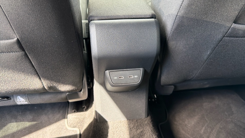 Volkswagen Taigo 1.0 TSI 115 Black Edition 5dr DSG Petrol Hatchback - Image 33