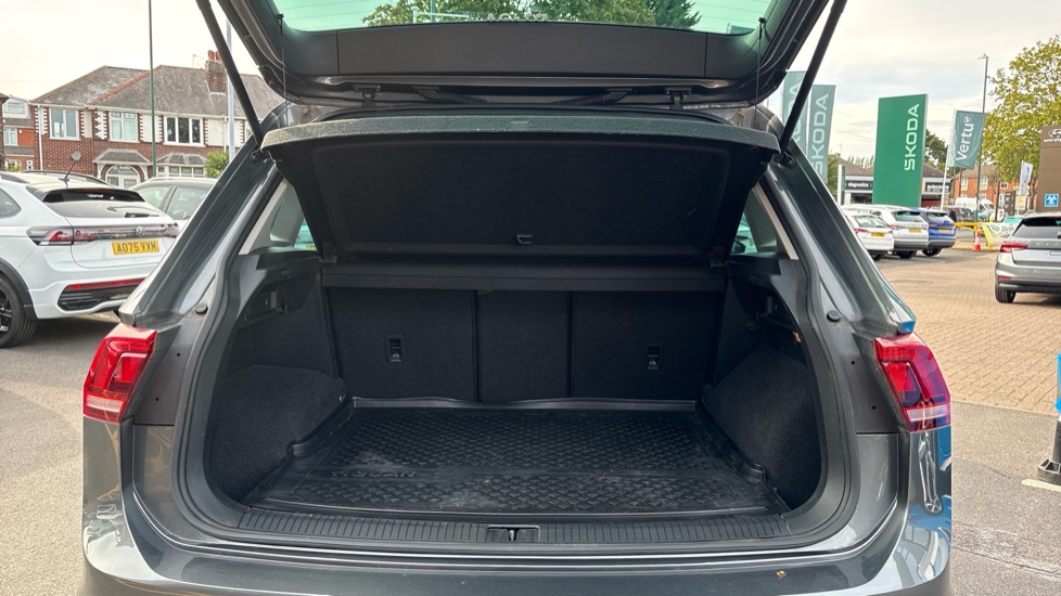 Volkswagen Tiguan 2.0 TDi 150 Match 5dr DSG Diesel Estate - Image 4
