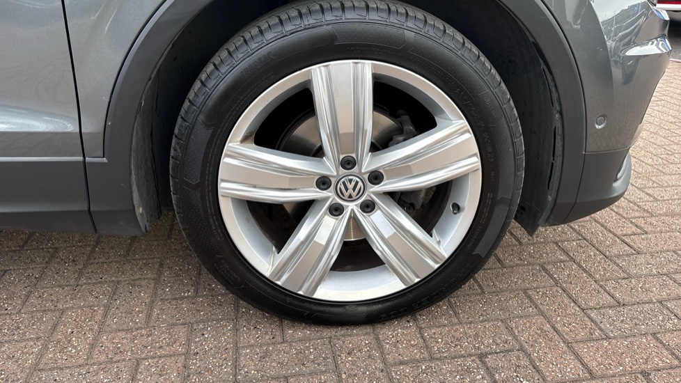 Volkswagen Tiguan 2.0 TDi 150 Match 5dr DSG Diesel Estate - Image 21