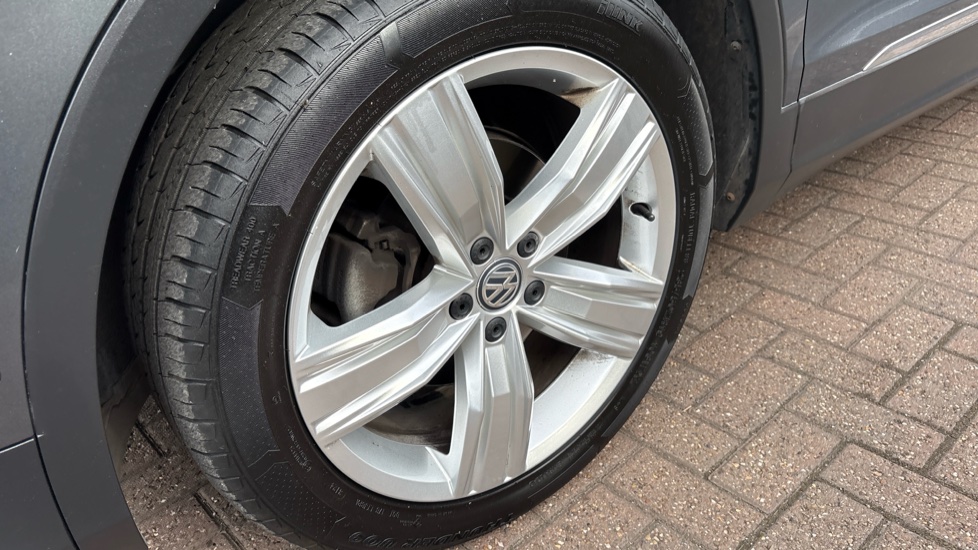Volkswagen Tiguan 2.0 TDi 150 Match 5dr DSG Diesel Estate - Image 25