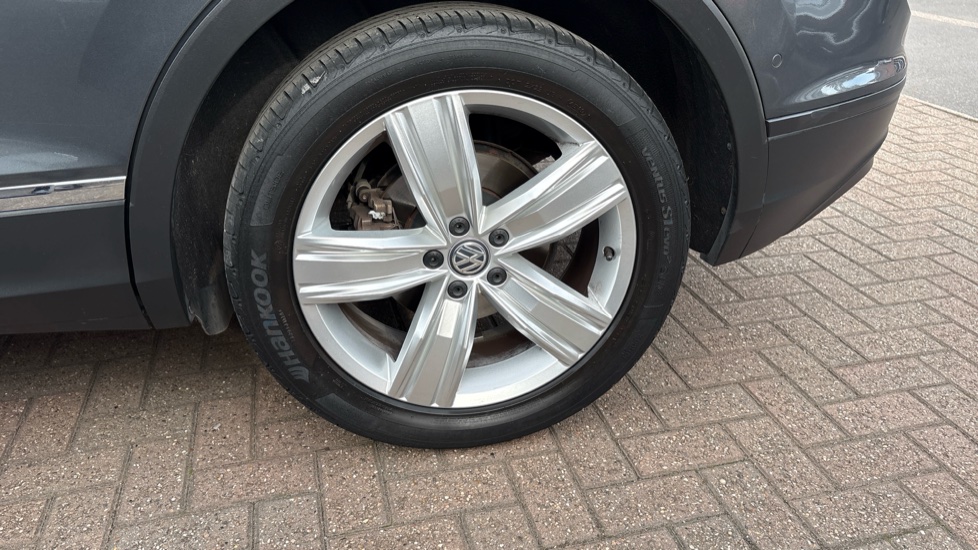 Volkswagen Tiguan 2.0 TDi 150 Match 5dr DSG Diesel Estate - Image 27