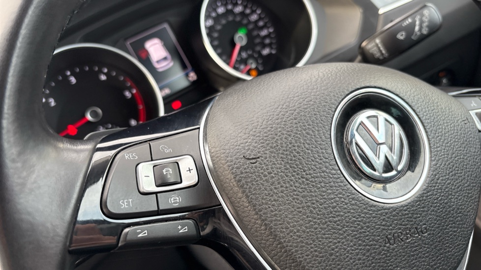 Volkswagen Tiguan 2.0 TDi 150 Match 5dr DSG Diesel Estate - Image 31