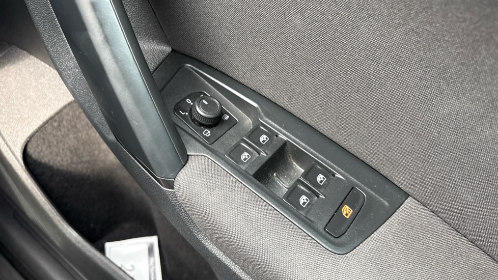 Volkswagen Tiguan 2.0 TDi 150 Match 5dr DSG Diesel Estate - Image 33