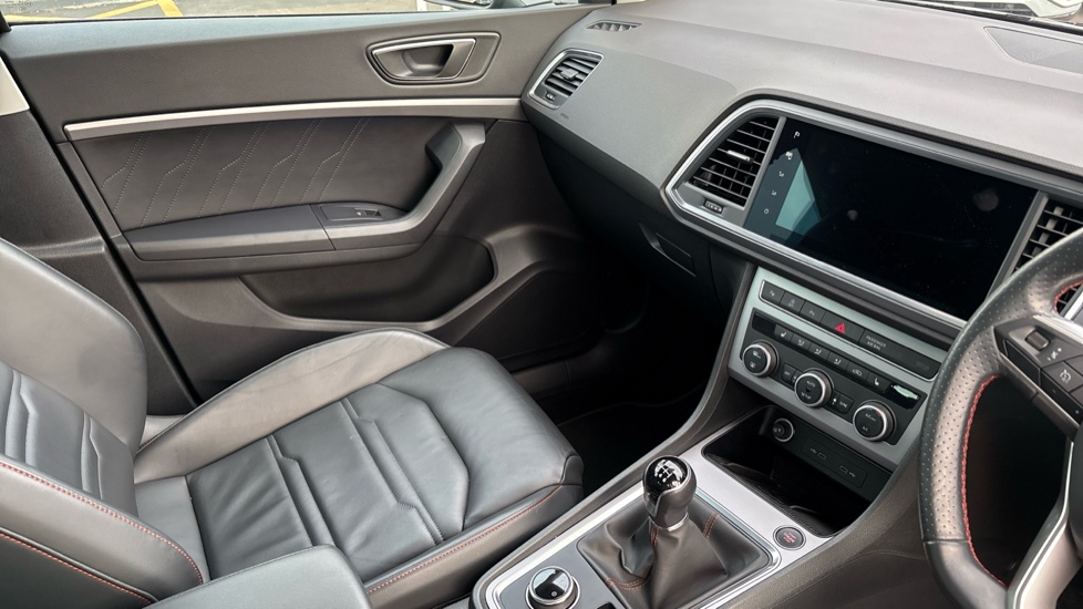SEAT Ateca 1.5 TSI EVO FR Sport 5dr Petrol Estate - Image 14