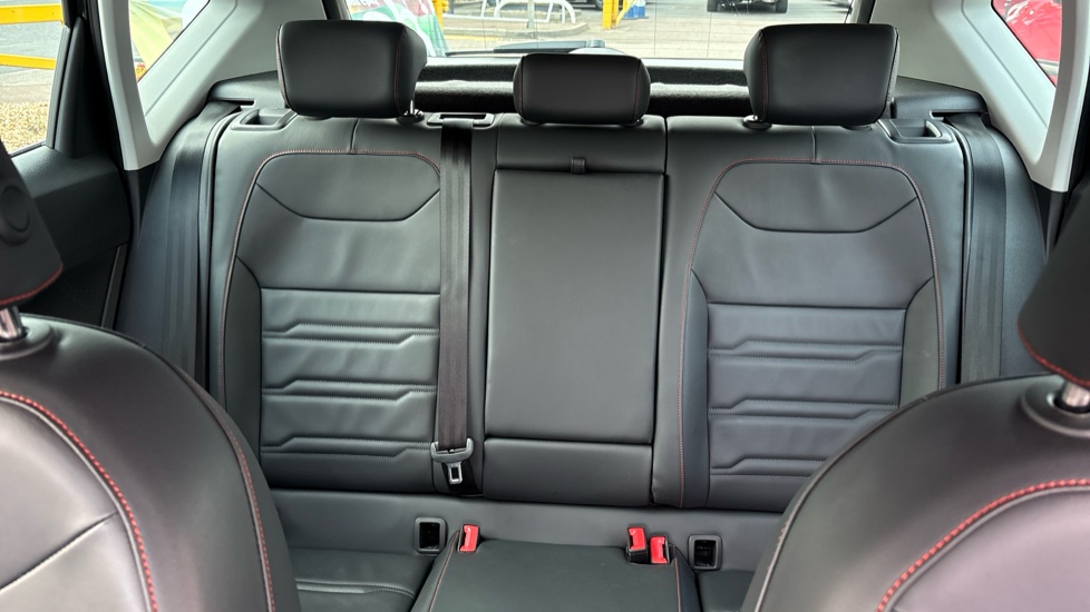 SEAT Ateca 1.5 TSI EVO FR Sport 5dr Petrol Estate - Image 15