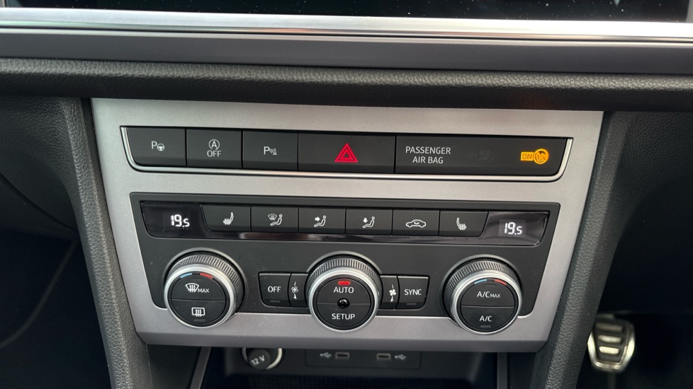 SEAT Ateca 1.5 TSI EVO FR Sport 5dr Petrol Estate - Image 21