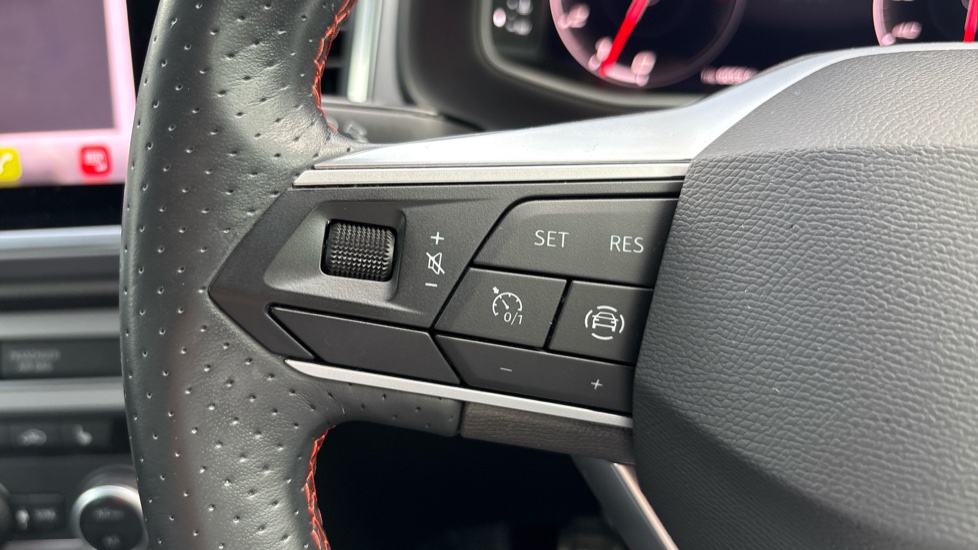 SEAT Ateca 1.5 TSI EVO FR Sport 5dr Petrol Estate - Image 28