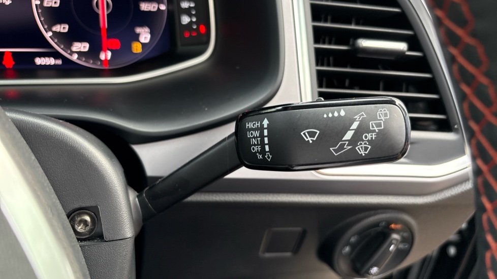 SEAT Ateca 1.5 TSI EVO FR Sport 5dr Petrol Estate - Image 31