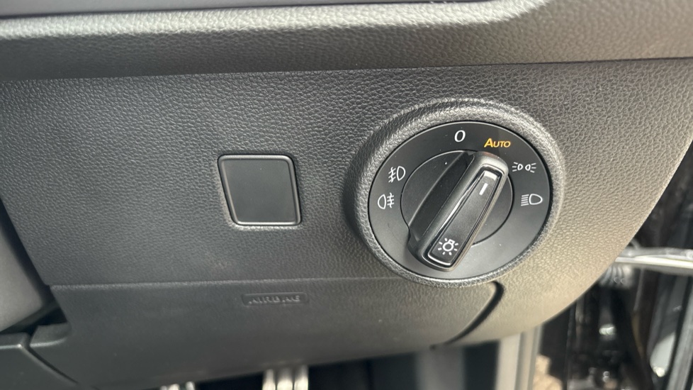 SEAT Ateca 1.5 TSI EVO FR Sport 5dr Petrol Estate - Image 32