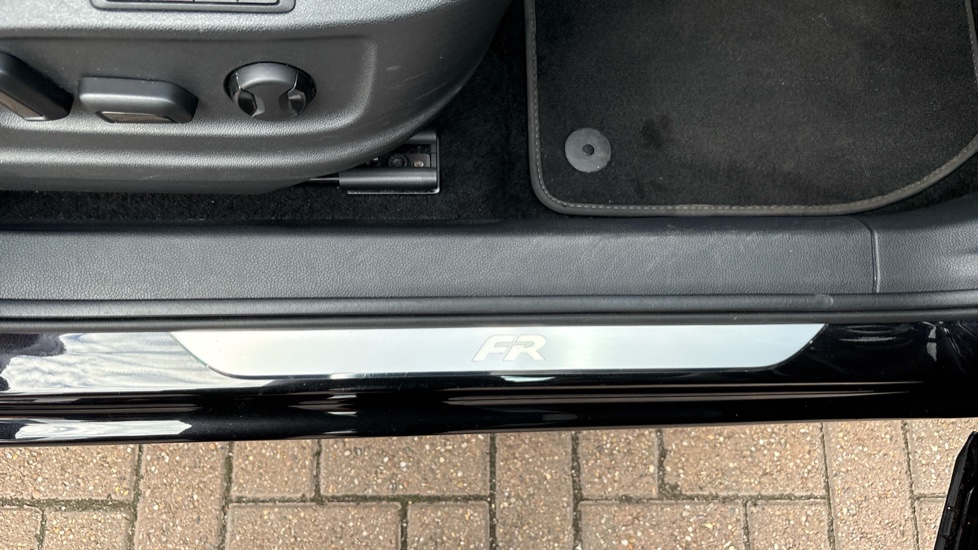 SEAT Ateca 1.5 TSI EVO FR Sport 5dr Petrol Estate - Image 34