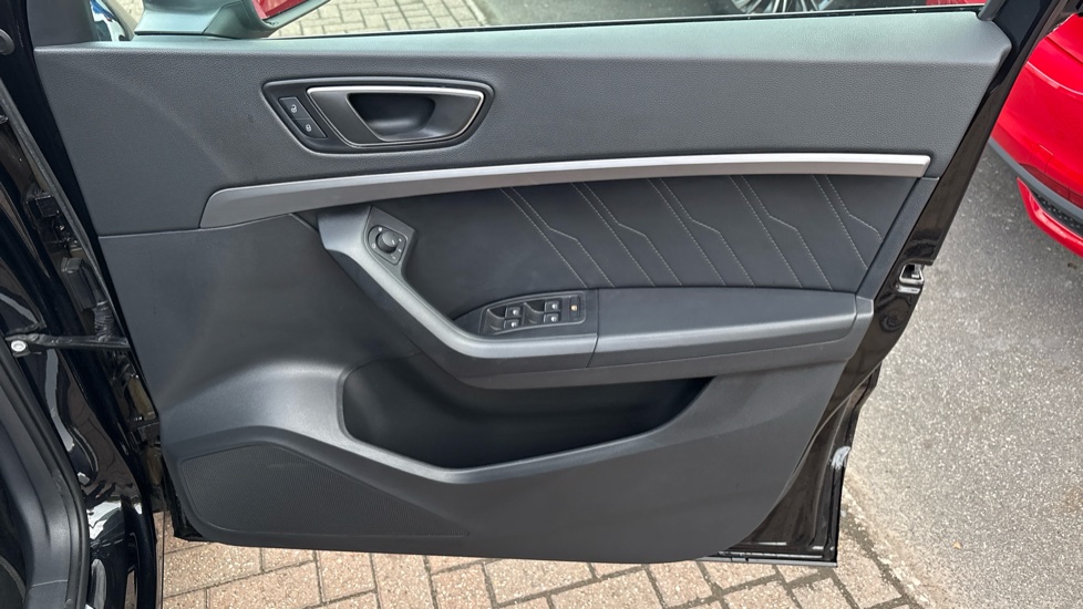 SEAT Ateca 1.5 TSI EVO FR Sport 5dr Petrol Estate - Image 47