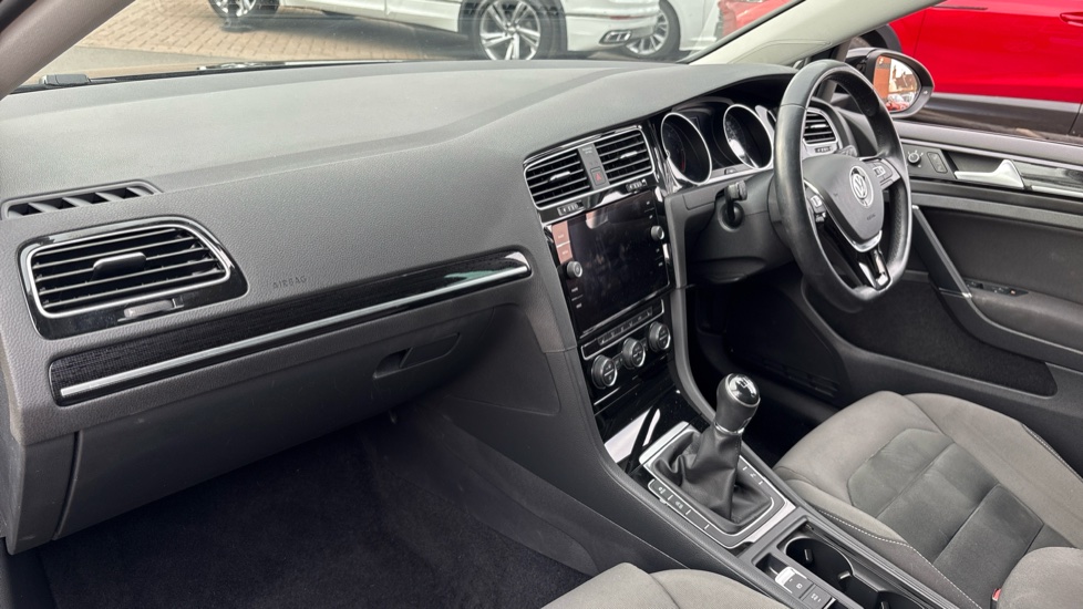 Volkswagen Golf 1.6 TDI GT Edition 5dr Diesel Hatchback - Image 9