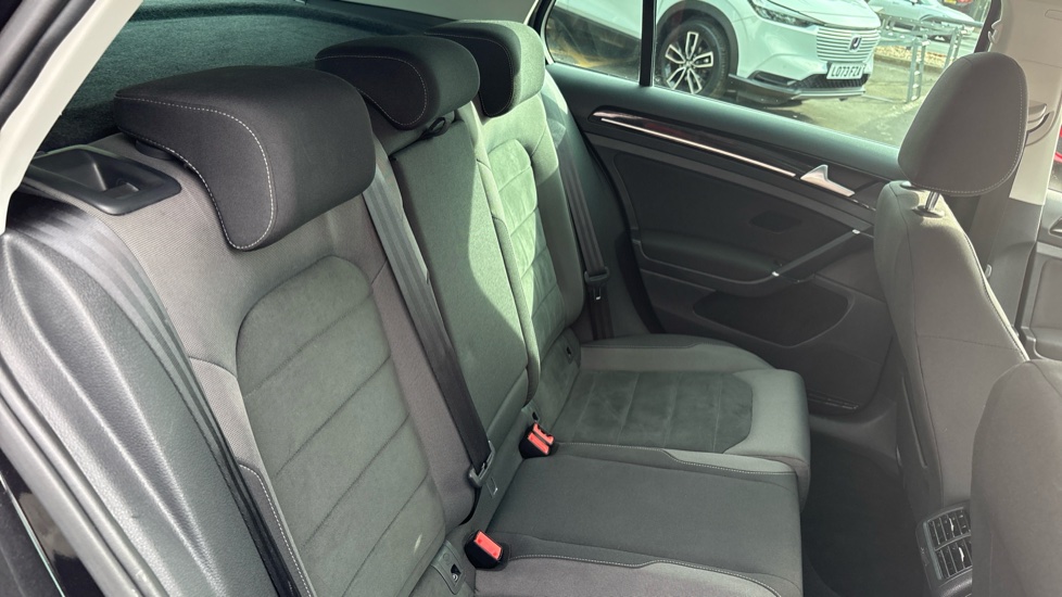 Volkswagen Golf 1.6 TDI GT Edition 5dr Diesel Hatchback - Image 24