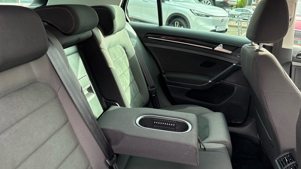 Volkswagen Golf 1.6 TDI GT Edition 5dr Diesel Hatchback - Image 26