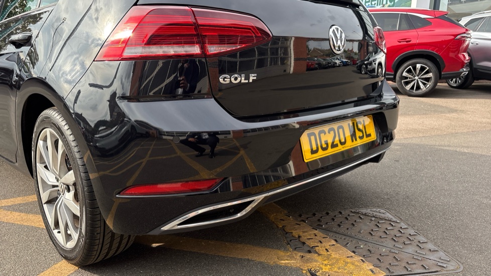 Volkswagen Golf 1.6 TDI GT Edition 5dr Diesel Hatchback - Image 30