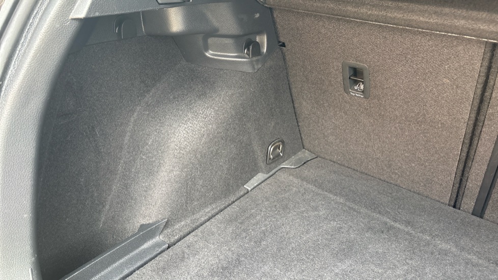 Volkswagen Golf 1.6 TDI GT Edition 5dr Diesel Hatchback - Image 32