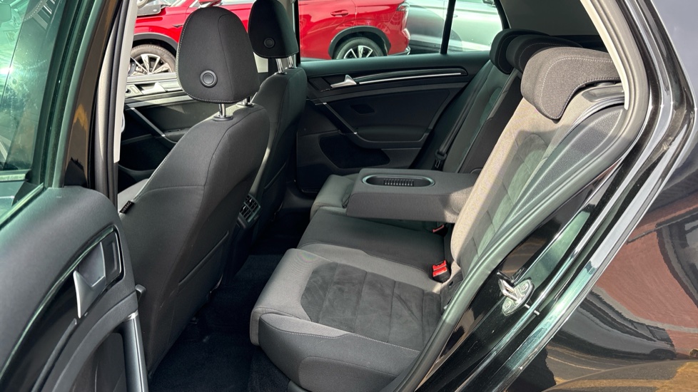 Volkswagen Golf 1.6 TDI GT Edition 5dr Diesel Hatchback - Image 37