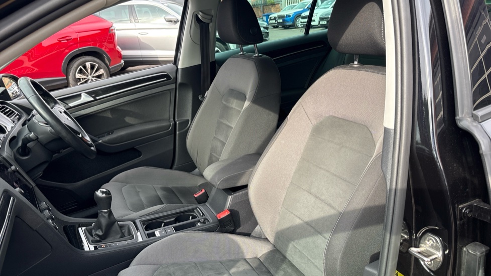 Volkswagen Golf 1.6 TDI GT Edition 5dr Diesel Hatchback - Image 39