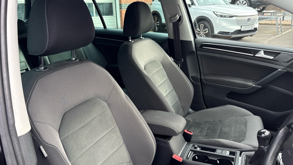 Volkswagen Golf 1.6 TDI GT Edition 5dr Diesel Hatchback - Image 48