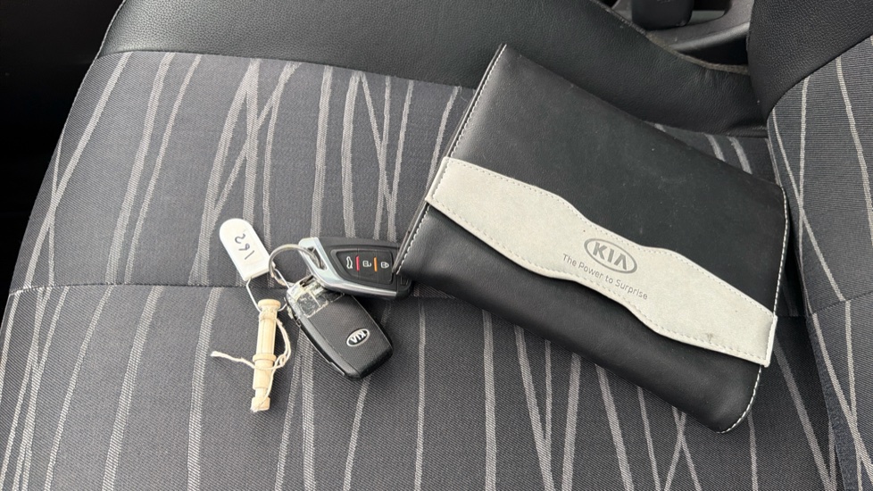 Kia Venga 1.6 4 5dr Auto [6] Petrol Hatchback - Image 19