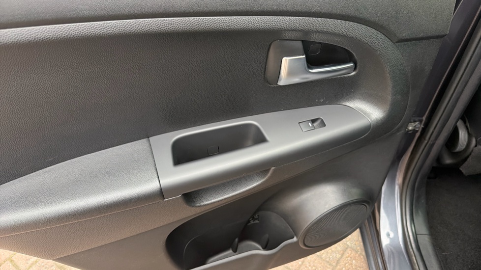 Kia Venga 1.6 4 5dr Auto [6] Petrol Hatchback - Image 25