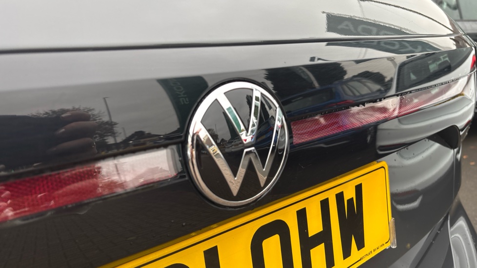 Volkswagen T-Cross 1.0 TSI Active 5dr Petrol Estate - Image 27