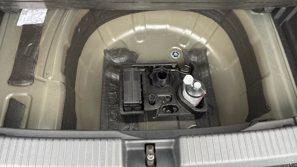 Volkswagen T-Cross 1.0 TSI Active 5dr Petrol Estate - Image 37