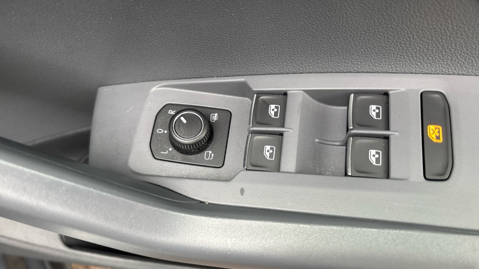 Volkswagen T-Cross 1.0 TSI Active 5dr Petrol Estate - Image 41