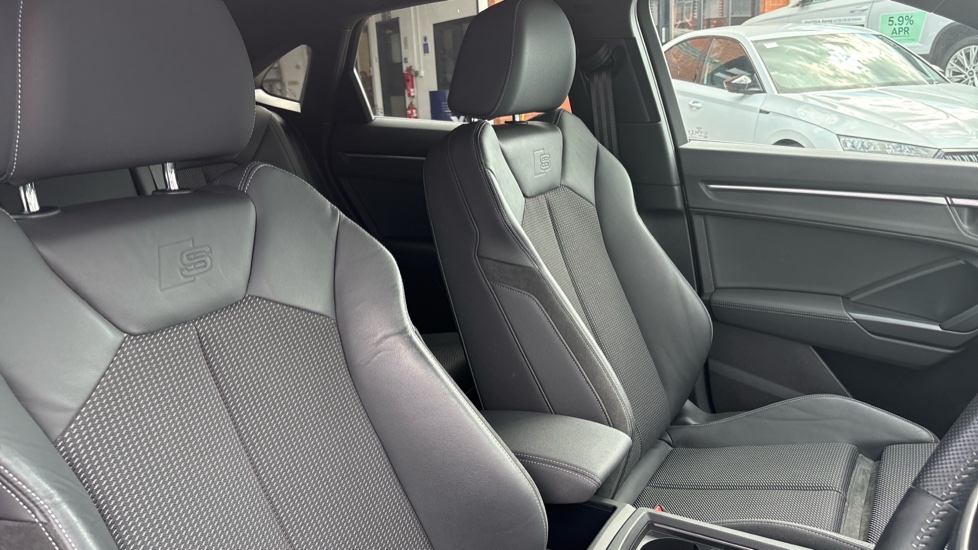 Audi Q3 35 TFSI S Line 5dr S Tronic Petrol Estate - Image 30