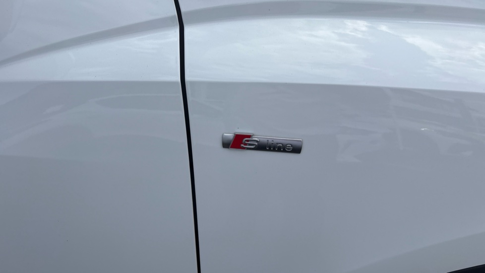 Audi Q3 35 TFSI S Line 5dr S Tronic Petrol Estate - Image 33