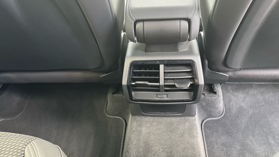 Audi Q3 35 TFSI S Line 5dr S Tronic Petrol Estate - Image 35