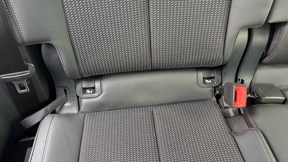 Audi Q3 35 TFSI S Line 5dr S Tronic Petrol Estate - Image 36