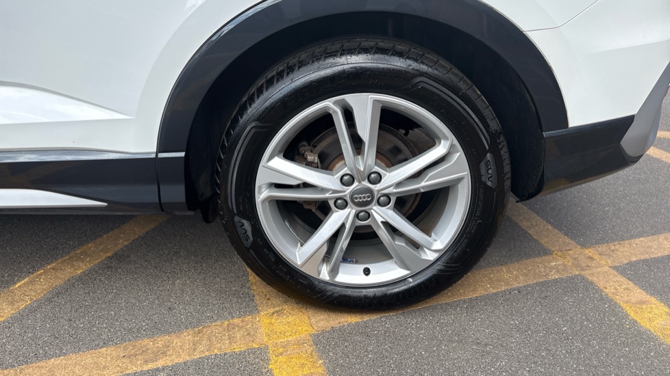 Audi Q3 35 TFSI S Line 5dr S Tronic Petrol Estate - Image 41