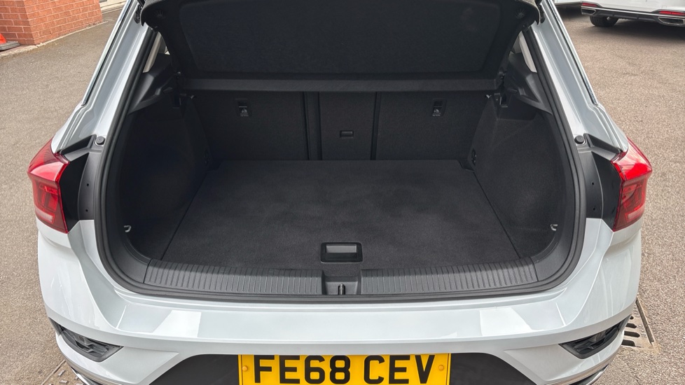 Volkswagen T-Roc 1.6 TDI SEL 5dr Diesel Hatchback - Image 4