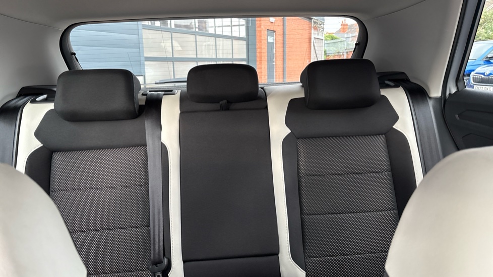 Volkswagen T-Roc 1.6 TDI SEL 5dr Diesel Hatchback - Image 15