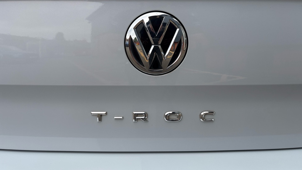 Volkswagen T-Roc 1.6 TDI SEL 5dr Diesel Hatchback - Image 28