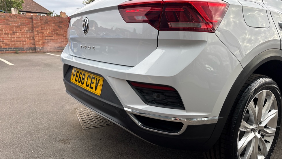 Volkswagen T-Roc 1.6 TDI SEL 5dr Diesel Hatchback - Image 30