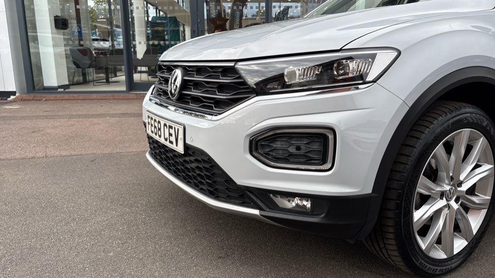 Volkswagen T-Roc 1.6 TDI SEL 5dr Diesel Hatchback - Image 43