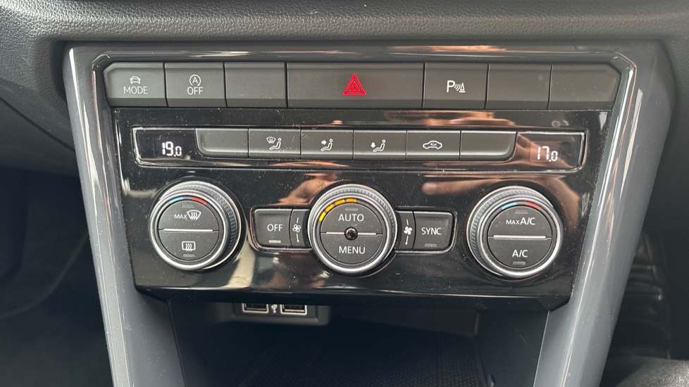 Volkswagen T-Roc 1.6 TDI SEL 5dr Diesel Hatchback - Image 65