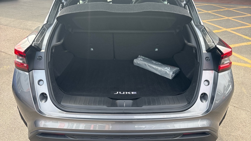 Nissan Juke 1.0 DiG-T N-Connecta 5dr Petrol Hatchback - Image 4
