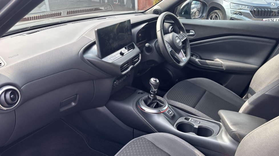 Nissan Juke 1.0 DiG-T N-Connecta 5dr Petrol Hatchback - Image 9