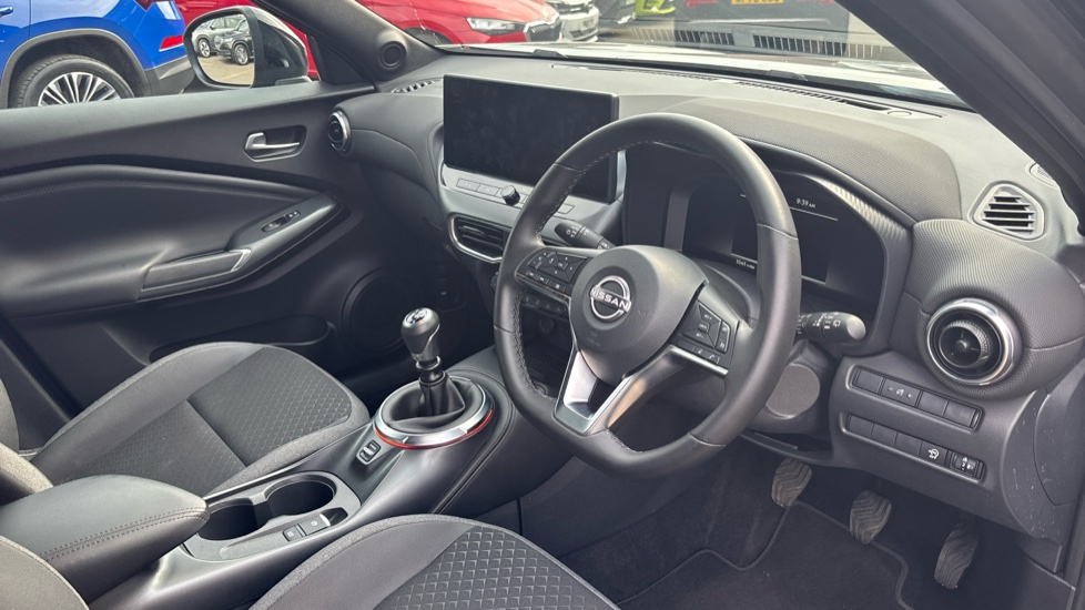 Nissan Juke 1.0 DiG-T N-Connecta 5dr Petrol Hatchback - Image 11