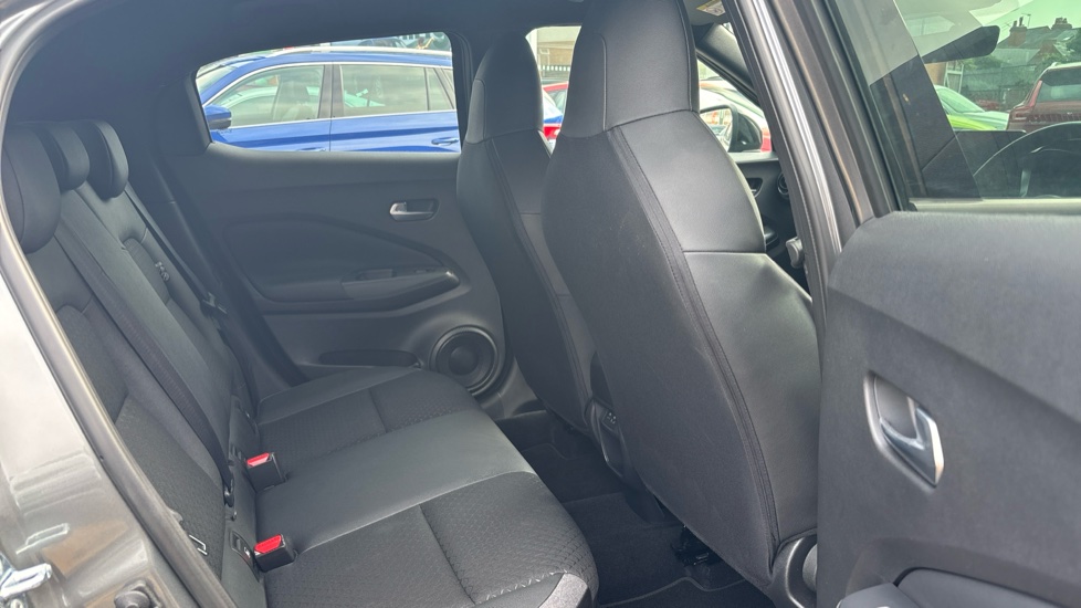 Nissan Juke 1.0 DiG-T N-Connecta 5dr Petrol Hatchback - Image 16