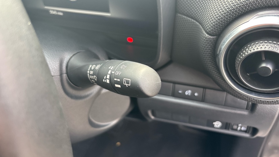 Nissan Juke 1.0 DiG-T N-Connecta 5dr Petrol Hatchback - Image 25