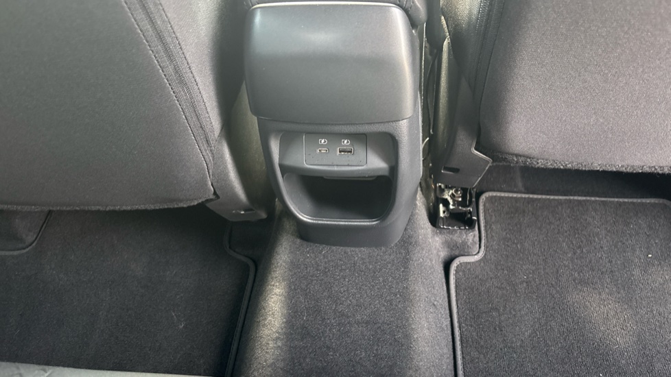 Nissan Juke 1.0 DiG-T N-Connecta 5dr Petrol Hatchback - Image 33