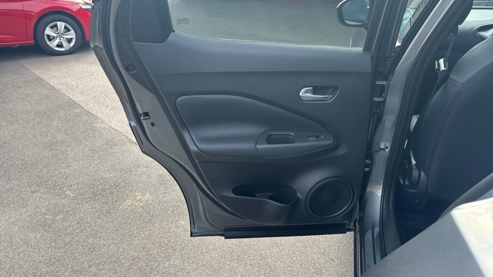 Nissan Juke 1.0 DiG-T N-Connecta 5dr Petrol Hatchback - Image 37