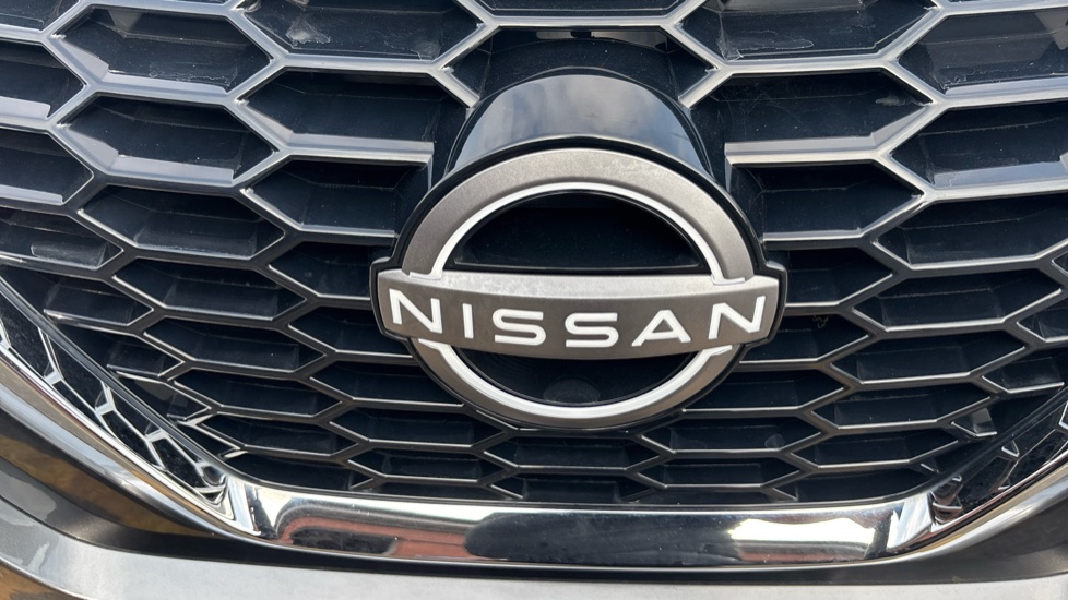 Nissan Juke 1.0 DiG-T N-Connecta 5dr Petrol Hatchback - Image 40