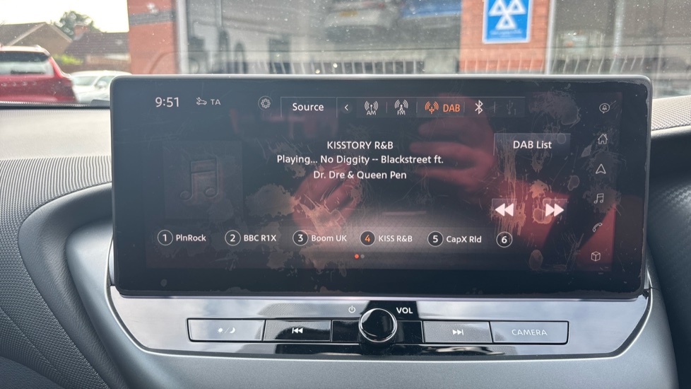 Nissan Juke 1.0 DiG-T N-Connecta 5dr Petrol Hatchback - Image 43
