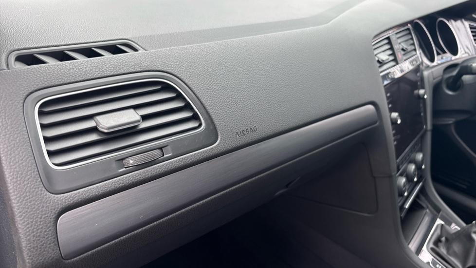 Volkswagen Golf 1.5 TSI EVO Match Edition 5dr Petrol Hatchback - Image 33