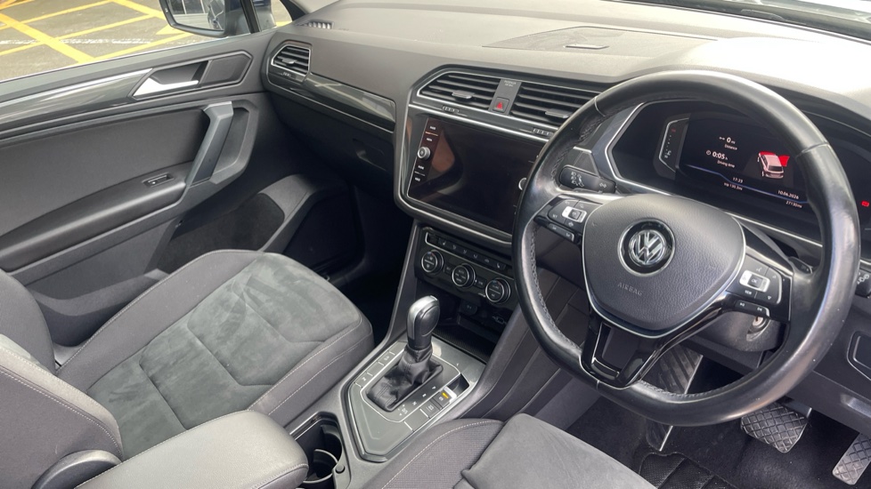 Volkswagen Tiguan 1.5 TSi EVO 150 SEL 5dr DSG Petrol Estate - Image 11